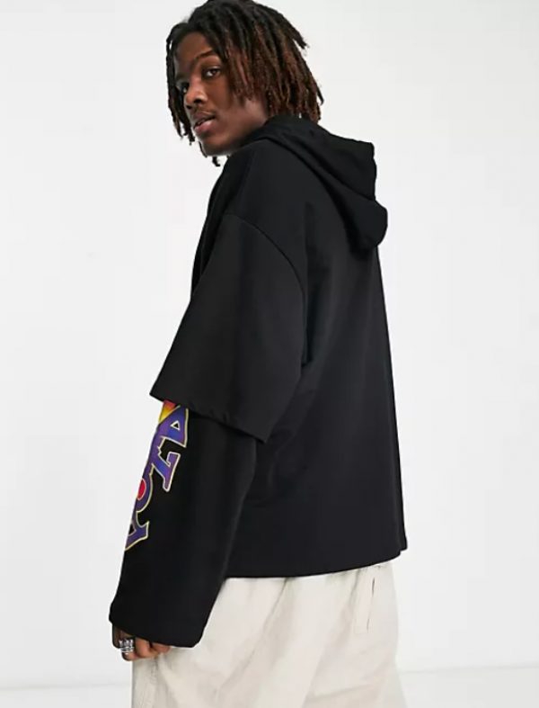 Hoodie dengan Lengan Bergaya Layer